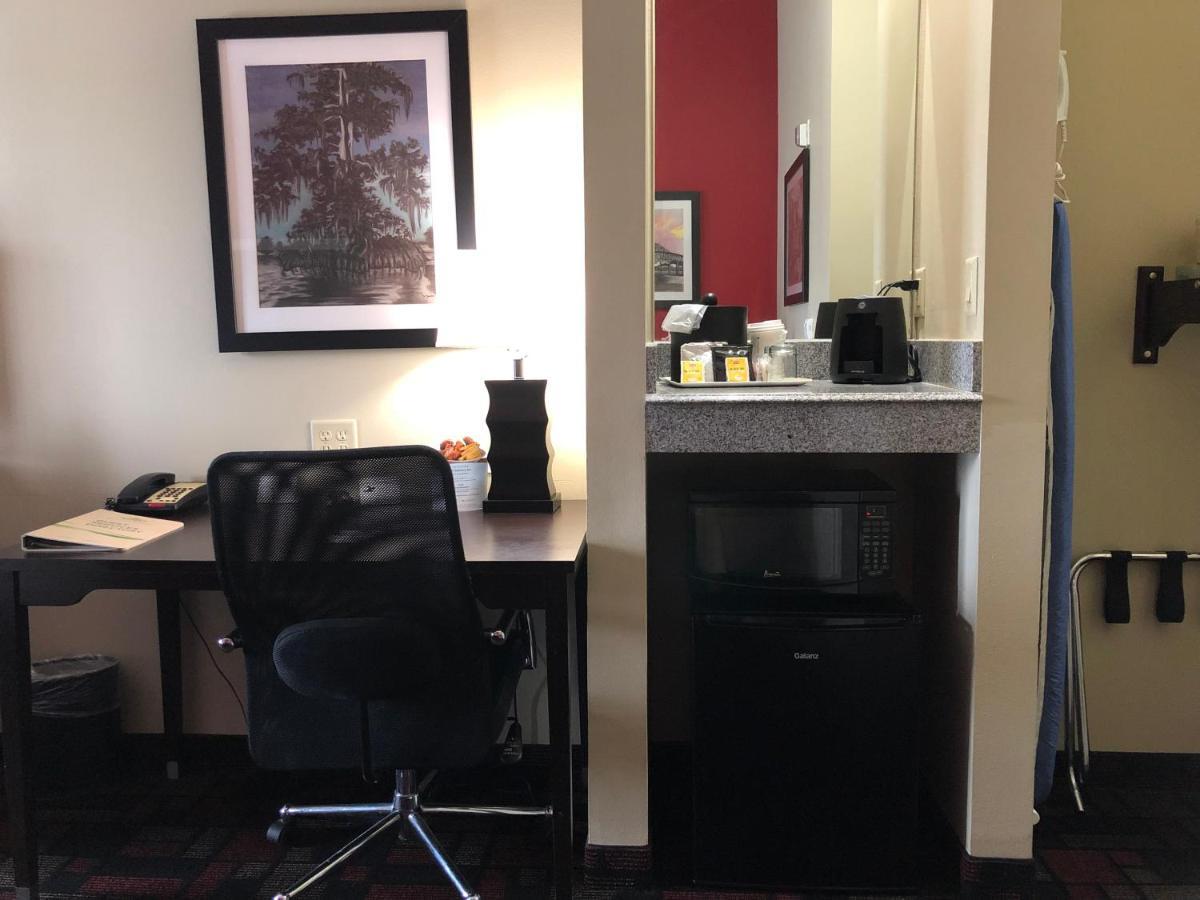 Wingate By Wyndham Lake Charles Casino Area מראה חיצוני תמונה